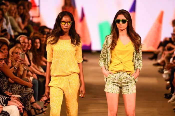 ZEERGATIK Y WOODASUNGLASSES DESFILE